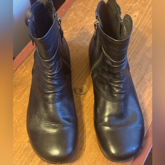 Josef Seibel Shoes - Josef Seibel Fayes 05, Black Leather Ankle Boots. Size 36= 5/5.5 Soft & Classy.
